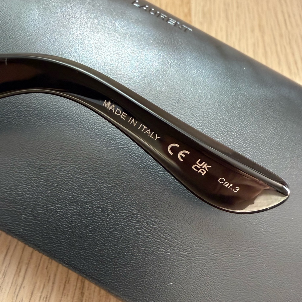 Saint Laurent Black Cat-Eye Sunglasses with Gold Logo - Picture 7 of 12